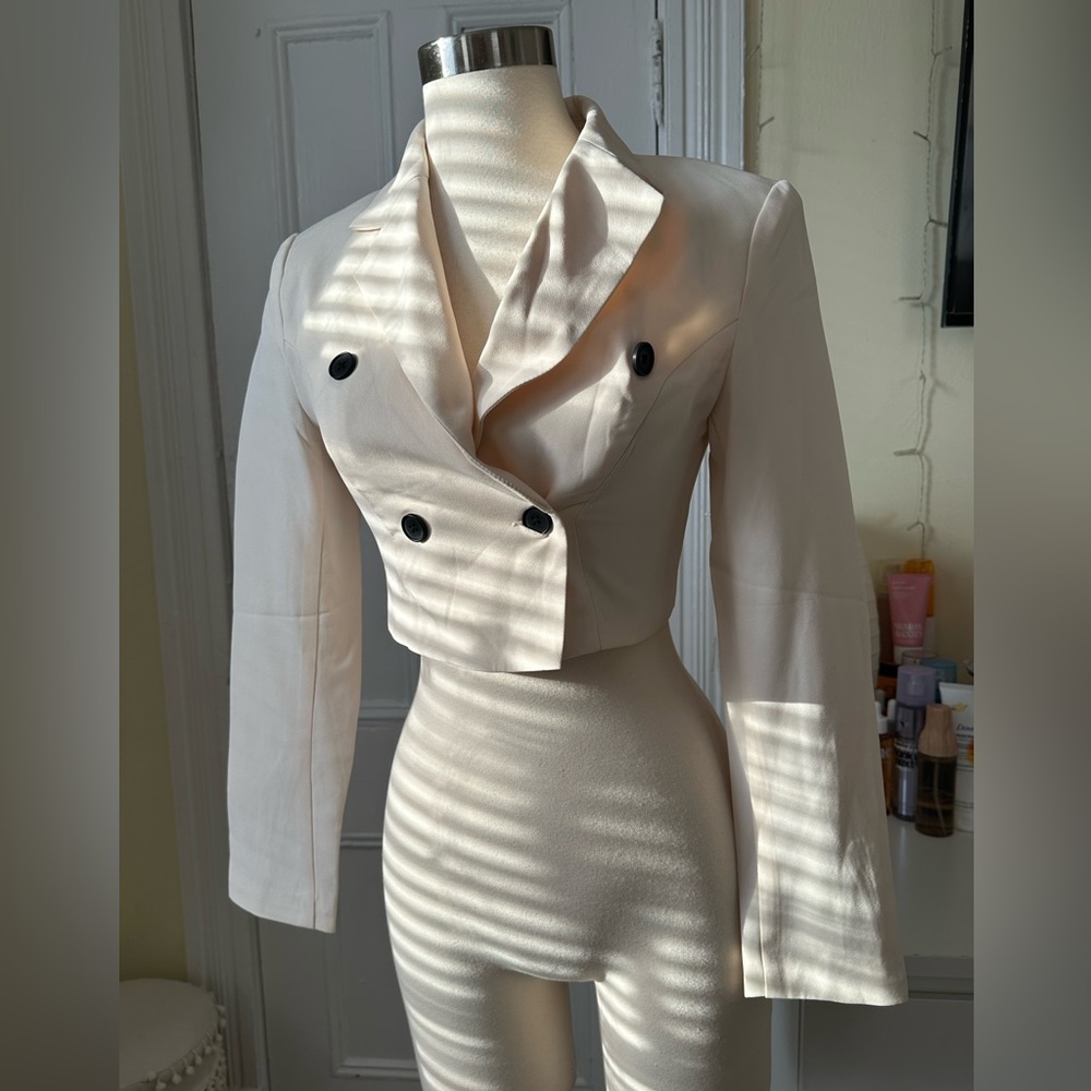 Set of 3 cropped double breasted blazers